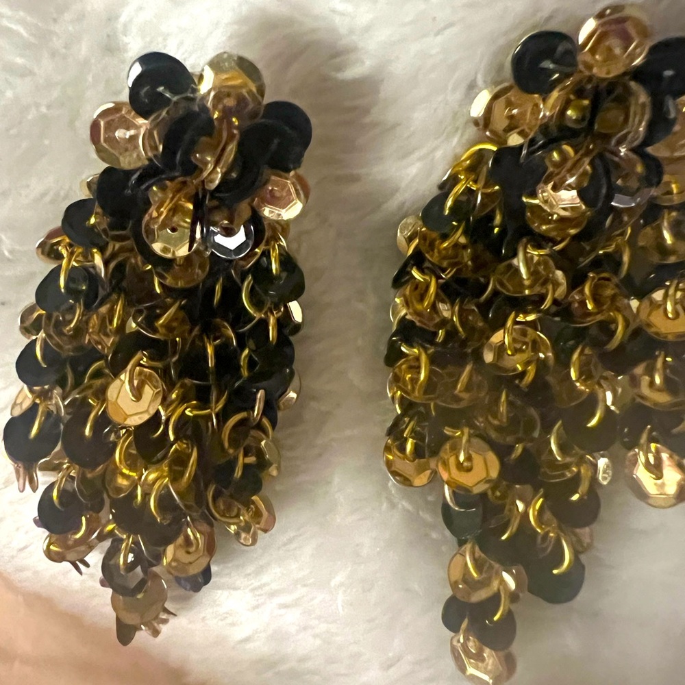 Post back gold & black sequin earrings